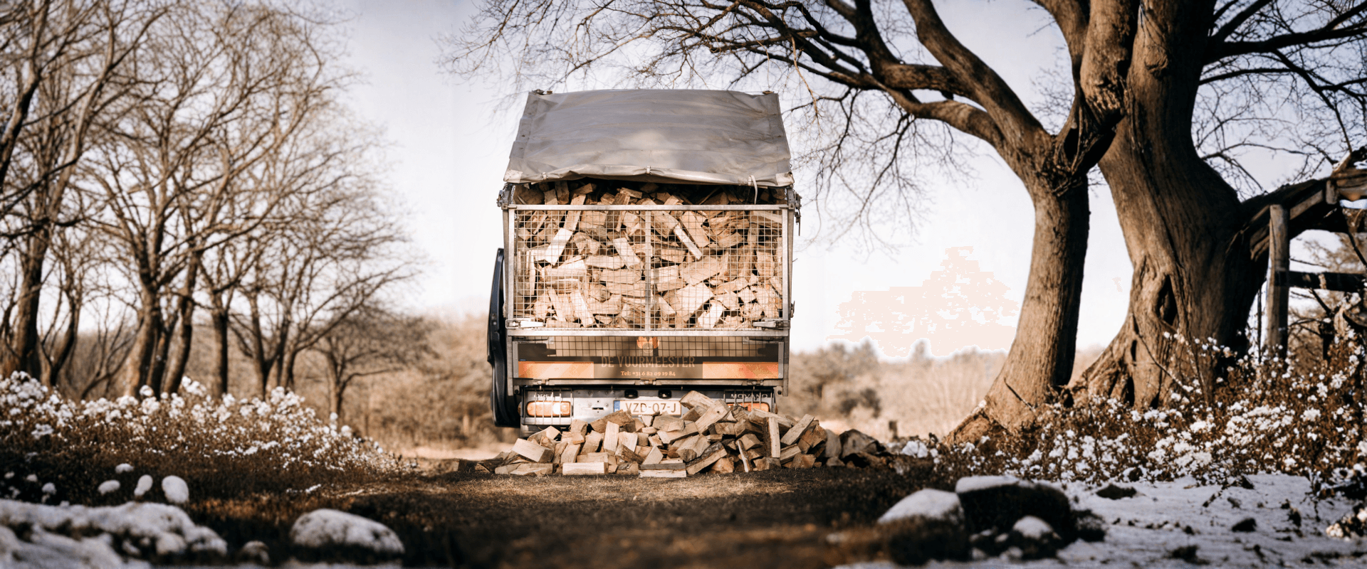 Bezorging van haardhout door De Vuurmeester